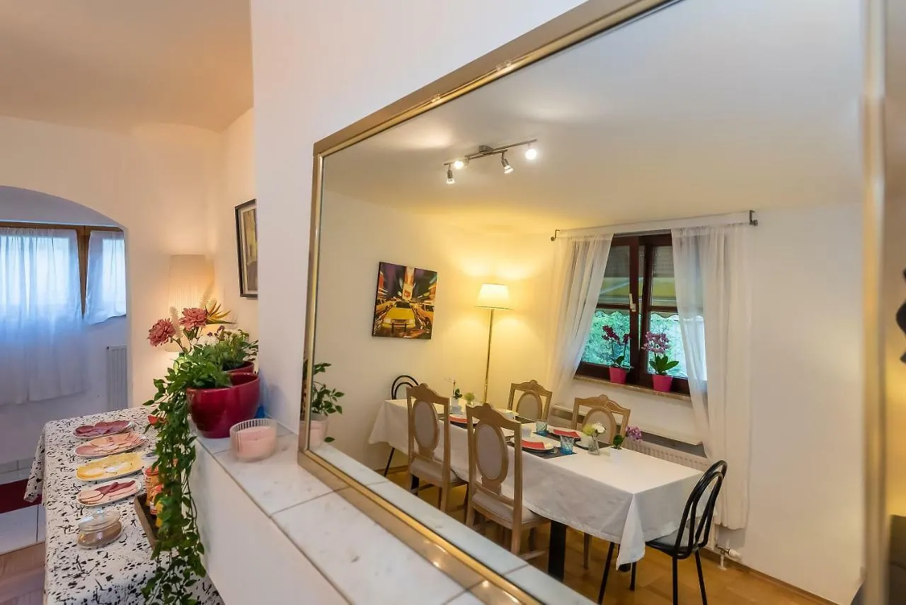 Bed And Breakfast Zeevat Waldperlach Monaco di Baviera