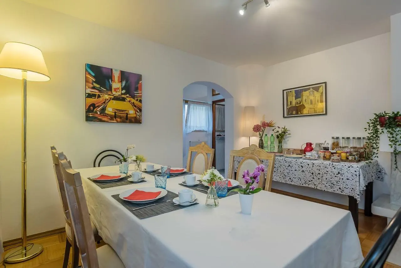Bed And Breakfast Zeevat Waldperlach Munique 2*,
